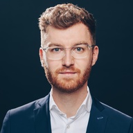 Dr. Nils Kroell